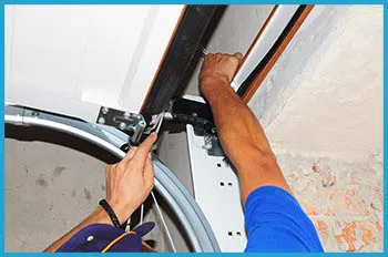 Garage Door Service Repair Greenwood, IN 317-516-6270 - garage-door-maintenance-gr-16m